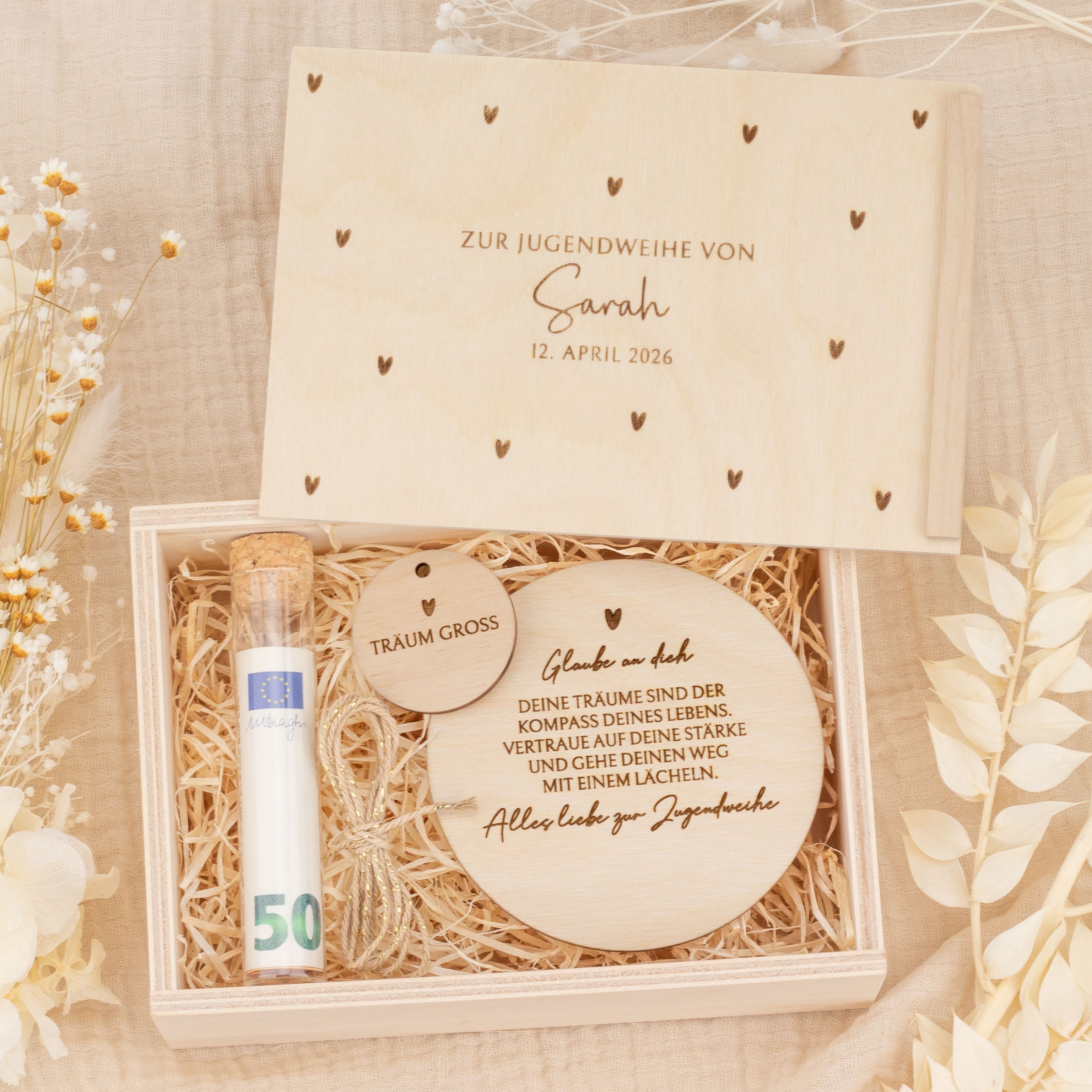 Personalisiertes Geldgeschenk zur Jugendweihe - Holzbox "Herzchen" mit Namen & Datum