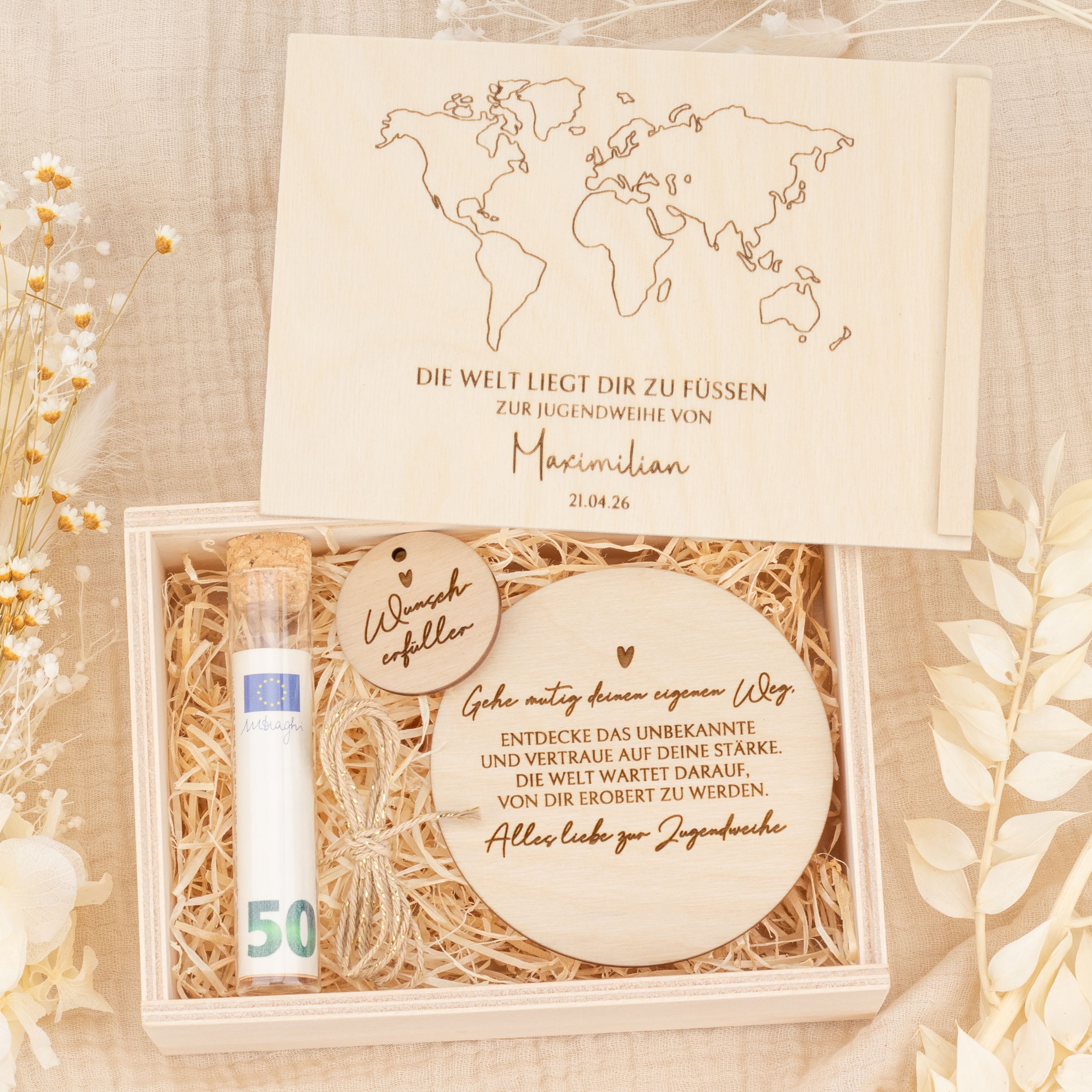 Personalisiertes Geldgeschenk zur Jugendweihe - Holzbox "Weltkarte" mit Namen & Datum