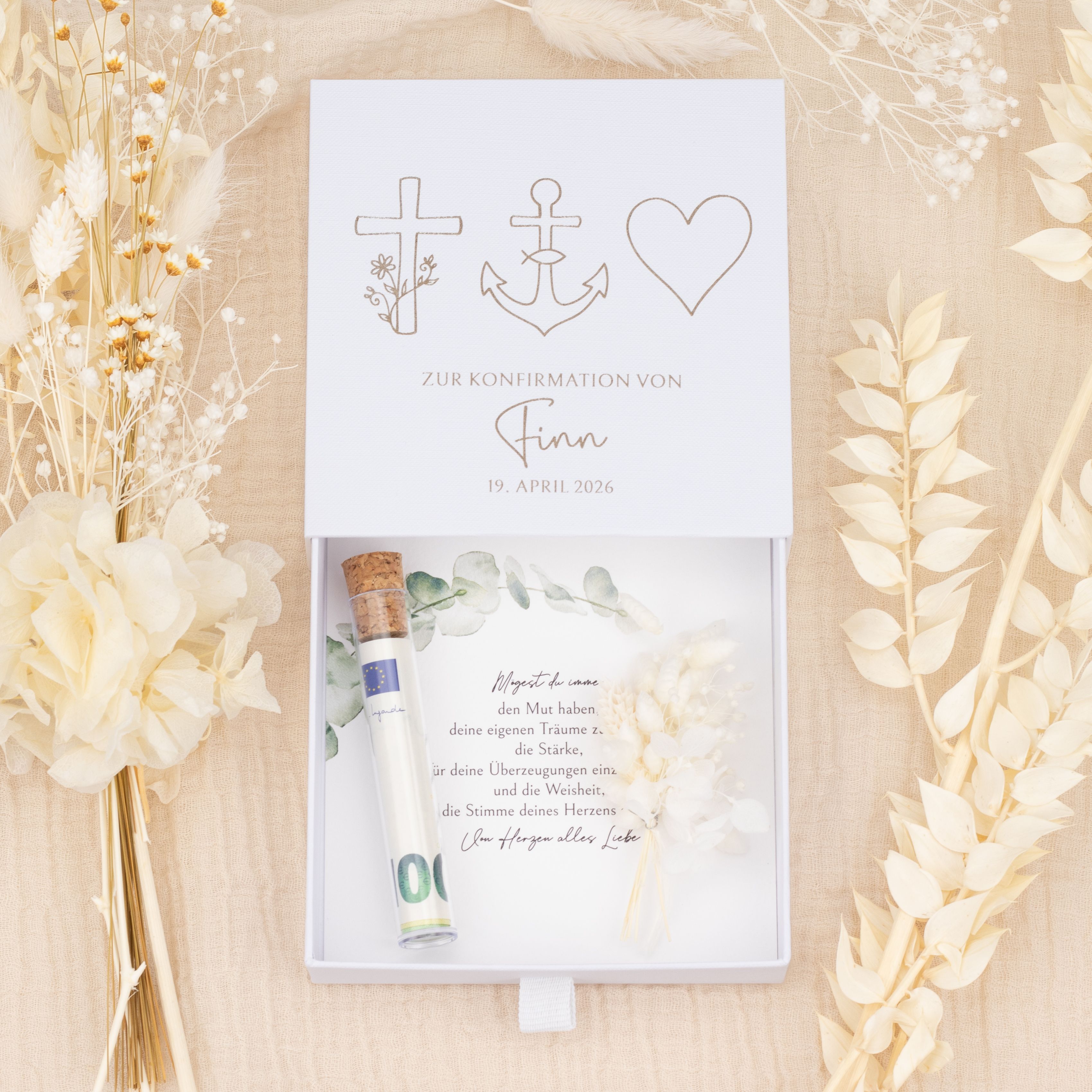 Kartonbox zur Konfirmation mit Lasergravur der Symbole Glaube