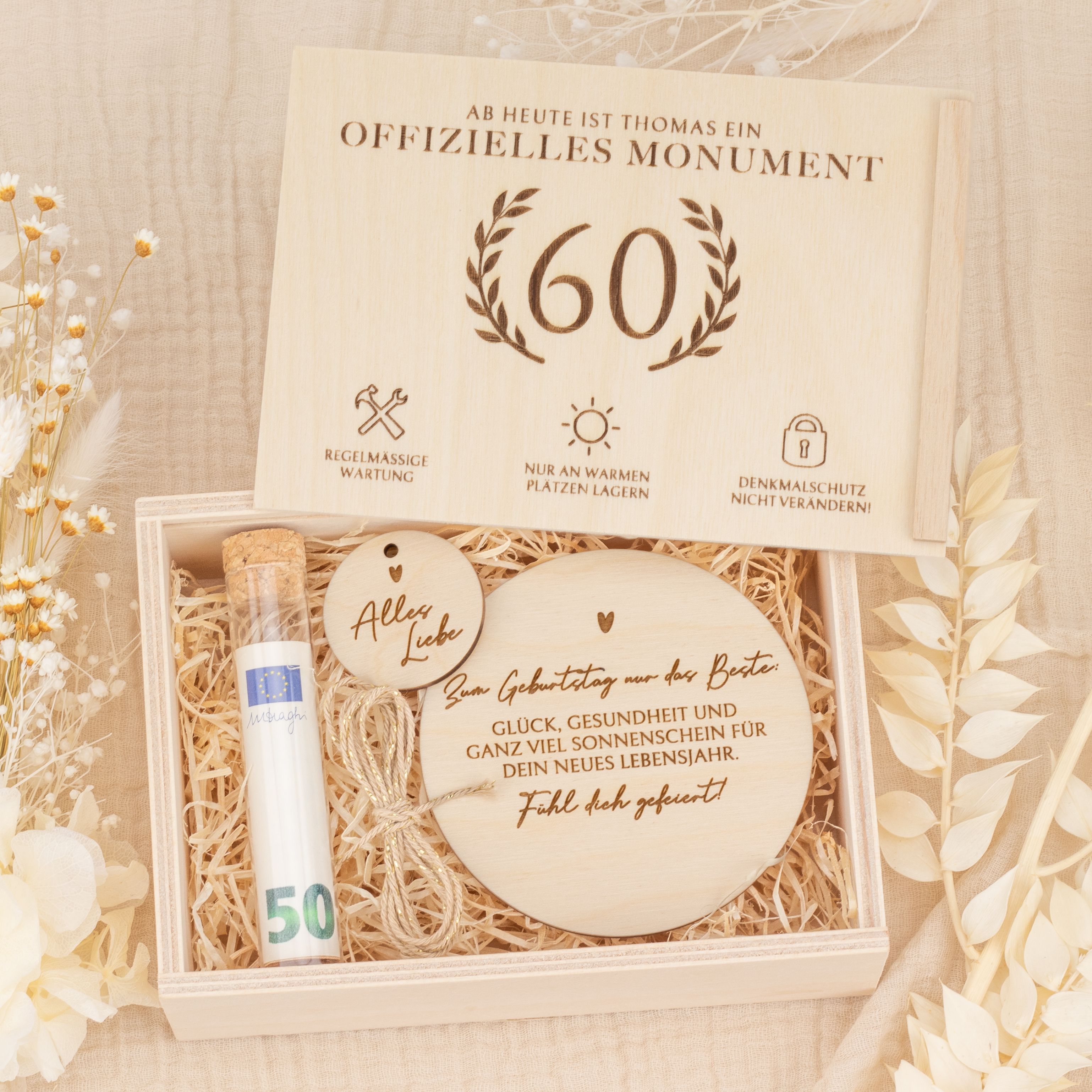 Personalisiertes Geldgeschenk zum Geburtstag - Holzbox "Monument" mit Wunschjahrgang & Reagenzglas