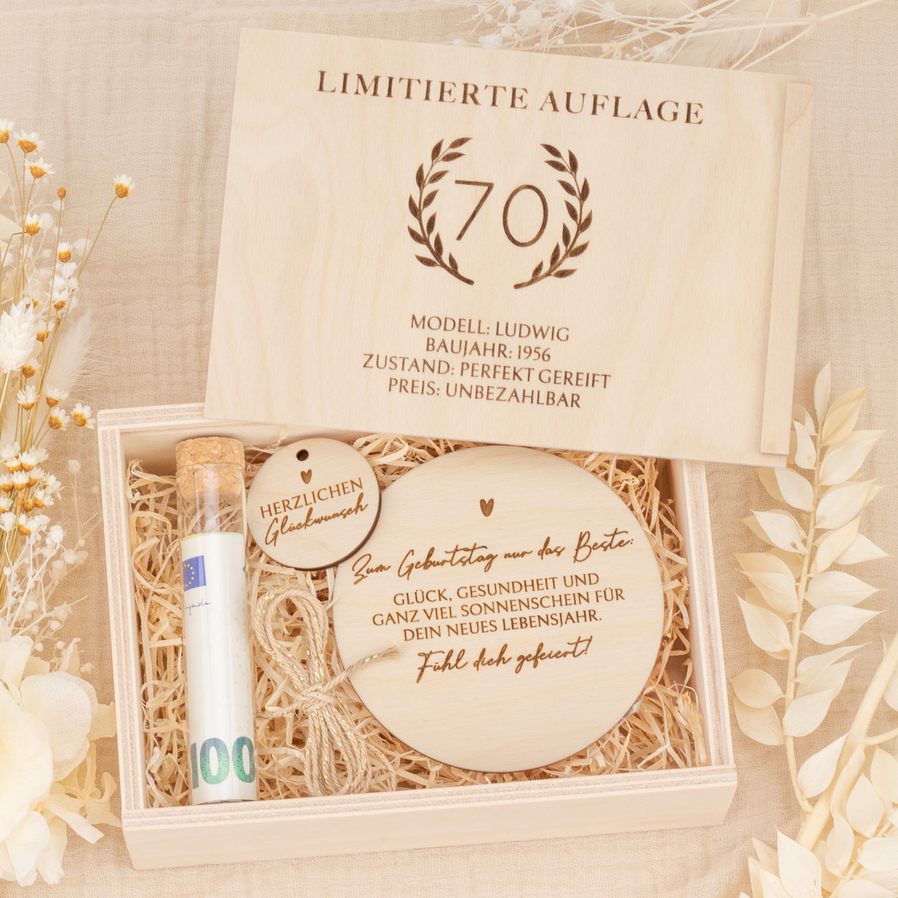 Personalisiertes Geldgeschenk zum 70. Geburtstag - Holzbox "Limitierte Auflage" mit Jahrgang & Reagenzglas