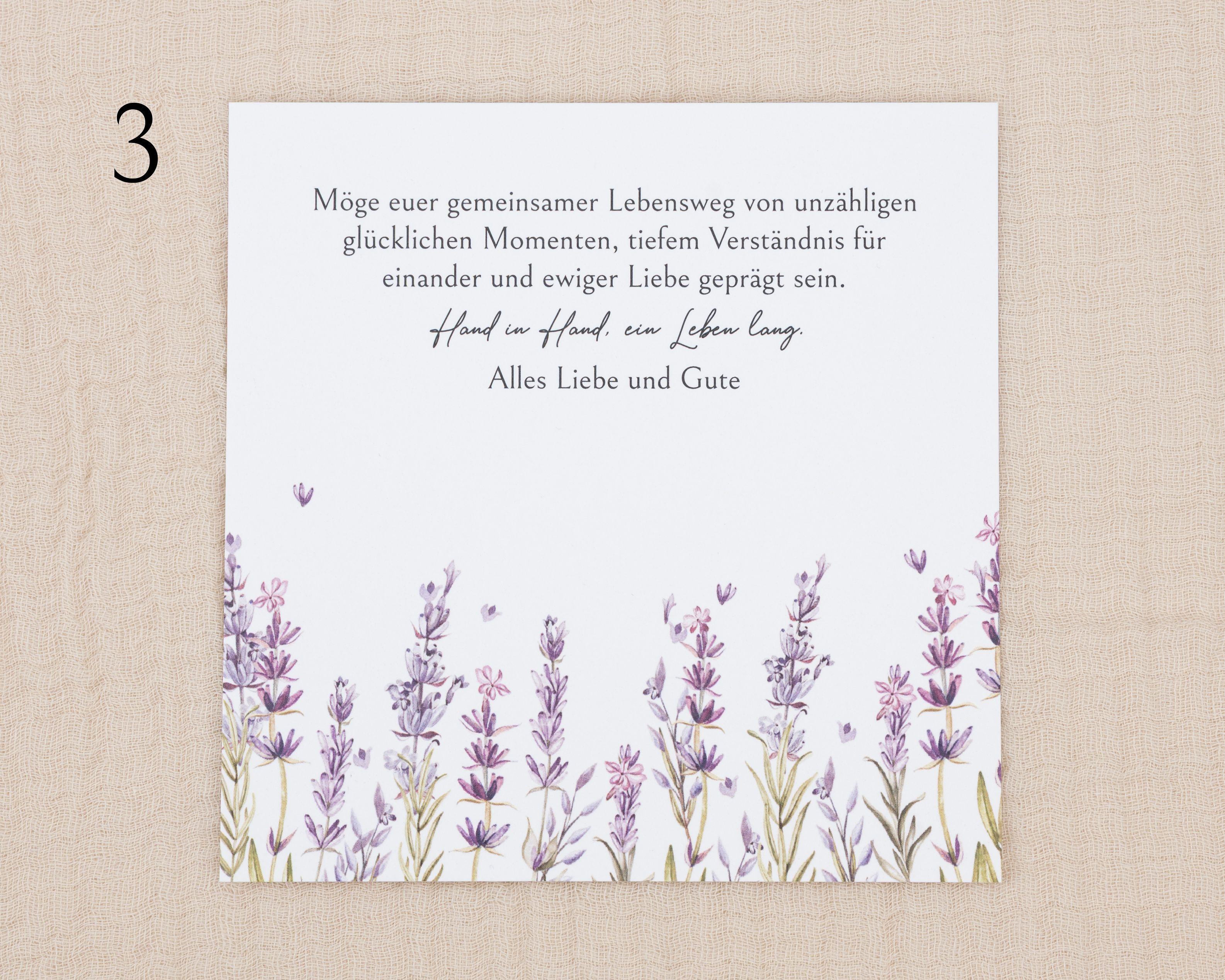 Bedruckte Einlegekarte zur Hochzeit mit emotionalem Glückwunschtext für das Brautpaar und floralem Lavendel-Design
