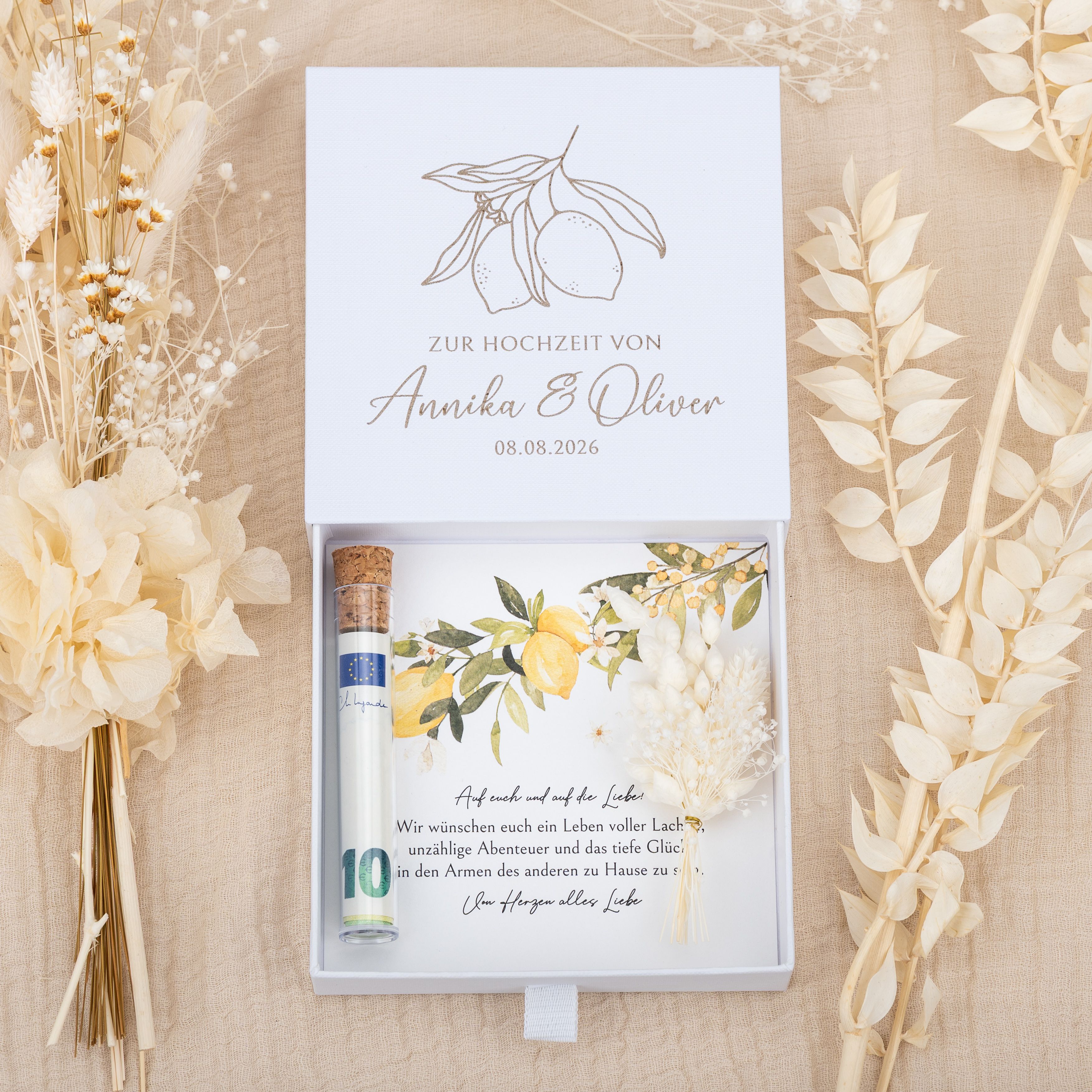 Personalisierte Geldgeschenkbox zur Hochzeit aus Karton mit Lasergravur eines Zitronenmotivs
